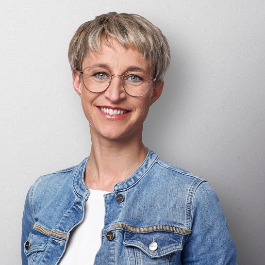 Porträtfoto von Nadine Schön