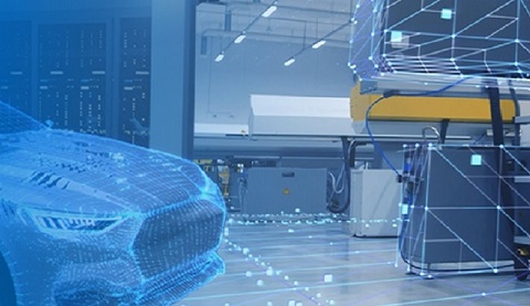 Blick in eine Fertigungshalle mit einem Hologramm eines Autos