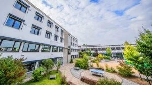 Schulgebäude des Privatgymnasiums Weinheim