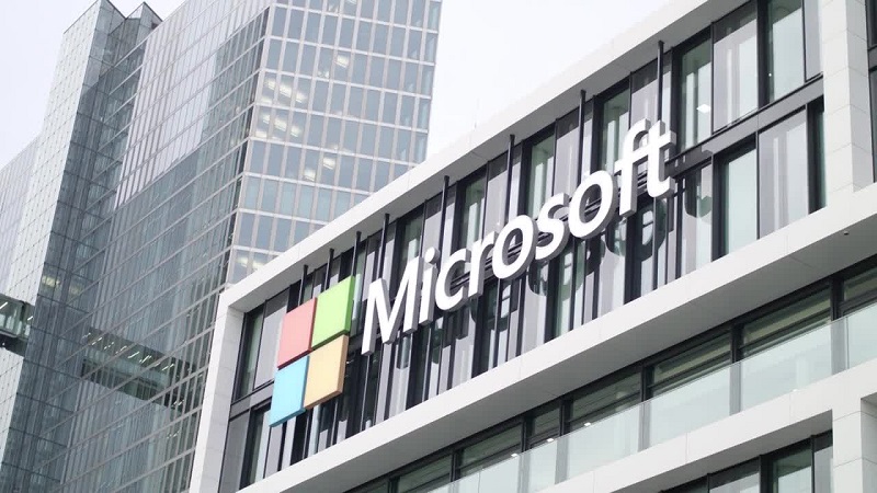Das Bild zeigt die Microsoft Zentrale in M&uuml;nchen-Schwabing mit dem Schriftzug Microsoft