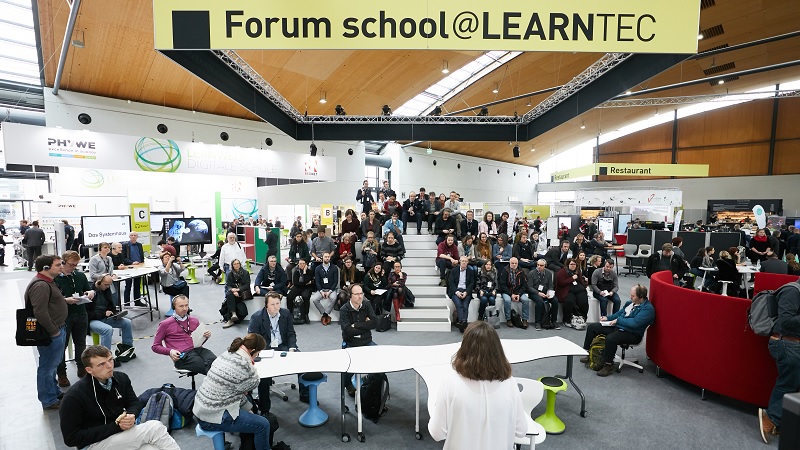 Blick in die Veranstaltungshalle der LEARNTEC 2019 - Copyright: &copy;Messe Karlsruhe/Behrendt und Rausch