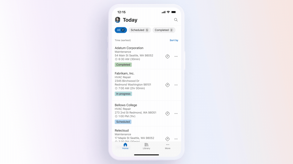 Screen recording depicting the redesigned Dynamics 365 Field Service mobile experience featuring a modern user experience and embedded Dynamics 365 Guides.