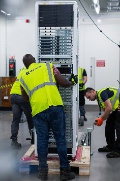 データセンターでクラウド ラックを配置