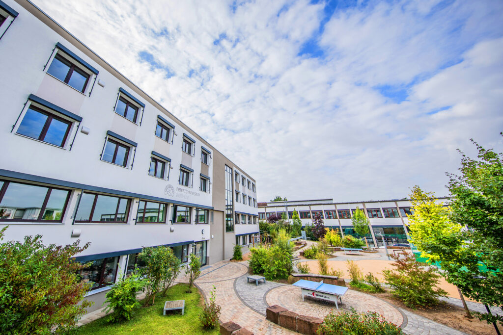 Schulgebäude des Privatgymnasiums Weinheim