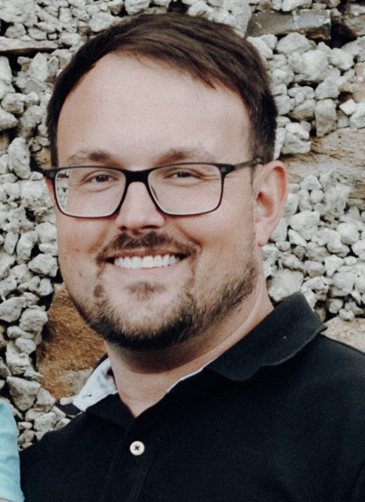 Daniel Aschenbrenner ist sowohl in der Lehre bis zur mittleren Reife als auch in der Ausbildung angehender Lehrkräfte im Studienseminar GHRF Kassel mit der Außenstelle Eschwege tätig.