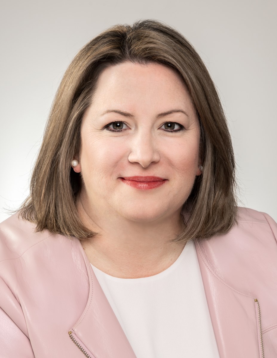 Heidi Kobylski headshot