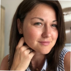 Colleen Youngblood headshot