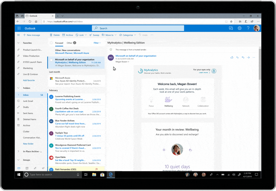 Animated screenshot of MyAnalytics in Outlook. Animated screenshot of MyAnalytics in Outlook.