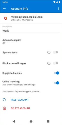 Ani image of settings in Outlook mobile and web, you can select all your meetings to be created online by default.