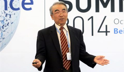 Takeo Kanade wearing a suit and tie