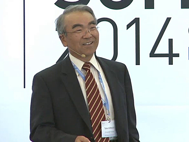 Takeo Kanade wearing a suit and tie