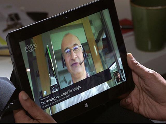 a hand holding a cellphone