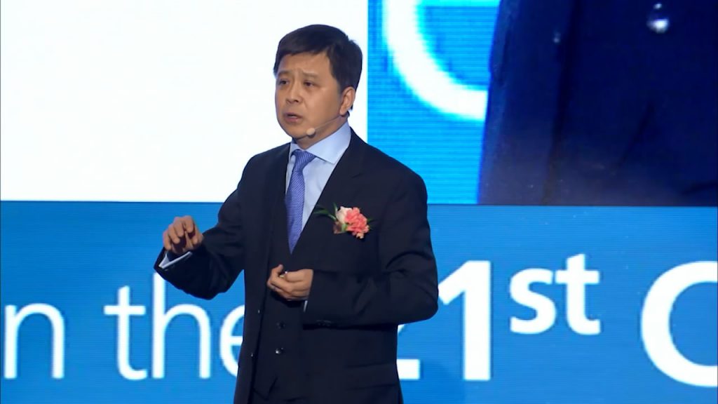 Hsiao-Wuen Hon wearing a suit and tie