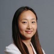 Portrait de Jina Suh