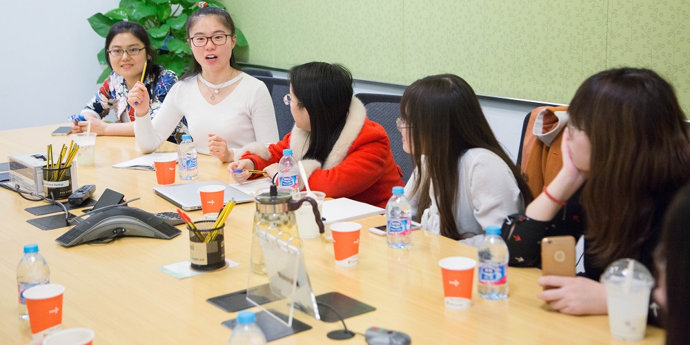 Ada workshop attendees have roundtable discussions with MSRA employees
