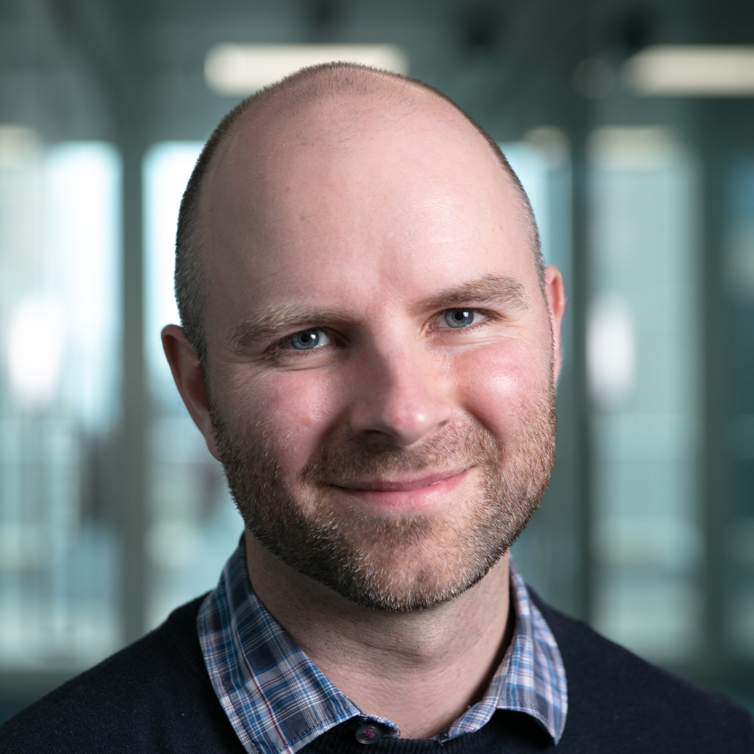 Portrait of Tom Cashman