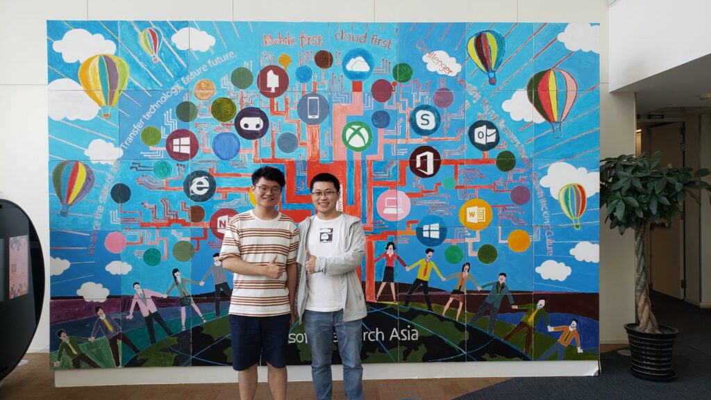 杨笑东（左）和 mentor 张辉帅（右）