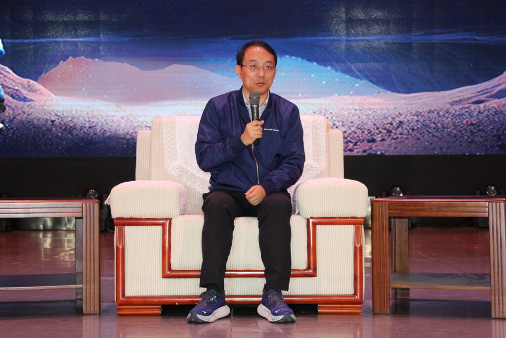 微软亚洲研究院院长周礼栋