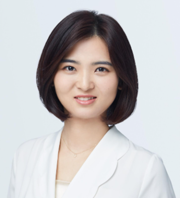 a person posing for the camera