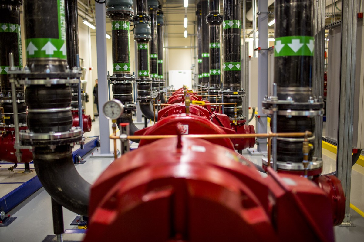 Real people. IT professionals build and maintain the LinkedIn server farm which operates on 100% renewable energy. Power is hydro-generated and managed efficiently on-site with minimum new draw from external grid. State-of-the-art facility uses eco-friendly solutions such as using reclaimed water to cool the data center.