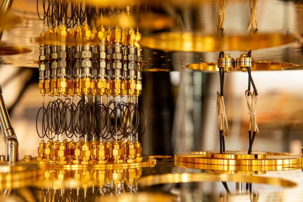 Photographie de composants de haute technologie.