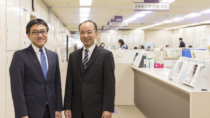 港区 企画経営部 区長室長 大澤 鉄也 氏と同 総務部 情報政策課長 若杉 健次 氏