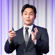 写真: 富士フイルムソフトウエア サービス本部 アドバンストソリューショングループ イメージワークスチーム チーム長 佐藤力氏