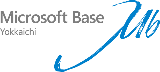 「Microsoft Base Yokkaichi」という文字と、青い筆記体で「Mb」を象徴するデザインが描かれている。