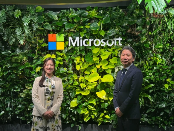 Polimill株式会社 代表取締役 谷口野乃花、日本マイクロソフト株式会社 常務執行役員 パブリックセクター事業本部長 木村 靖