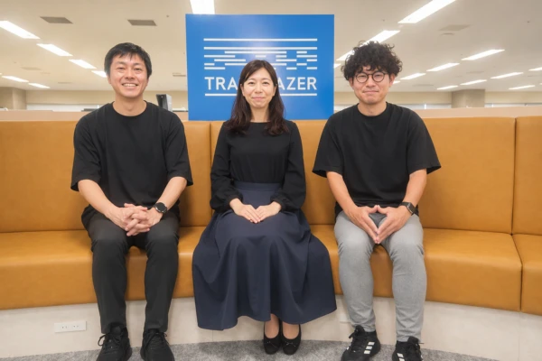 Left : 奥村祐樹（統括）, Center : 打田恵(PMO), Right: 村山公一(PM)）